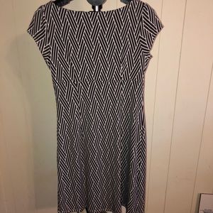 Ann Taylor short-sleeve dress (size 6p)